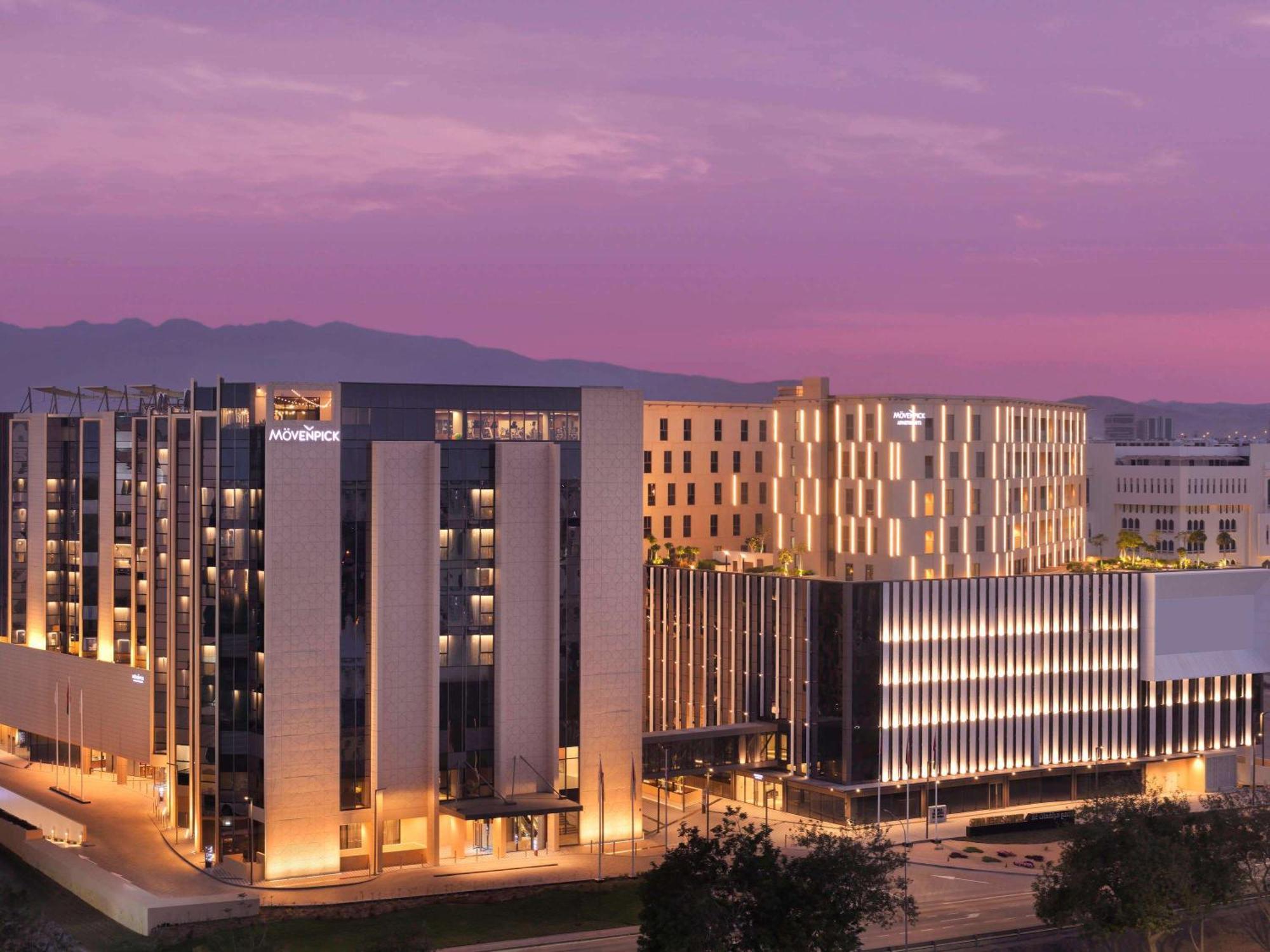 Moevenpick Hotel & Apartments Ghala 马斯喀特 外观 照片 The West End