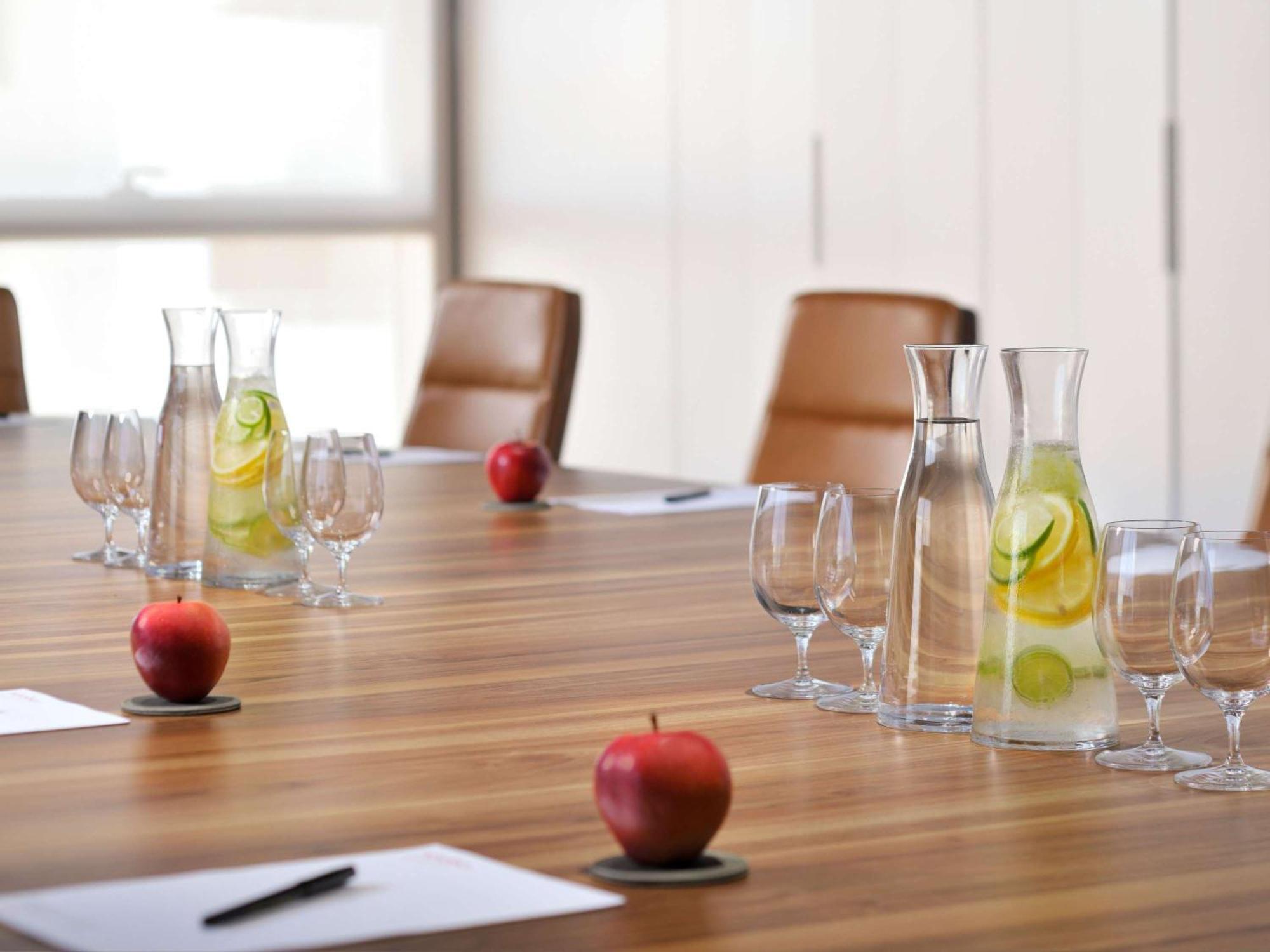 Moevenpick Hotel & Apartments Ghala 马斯喀特 外观 照片 Meeting room