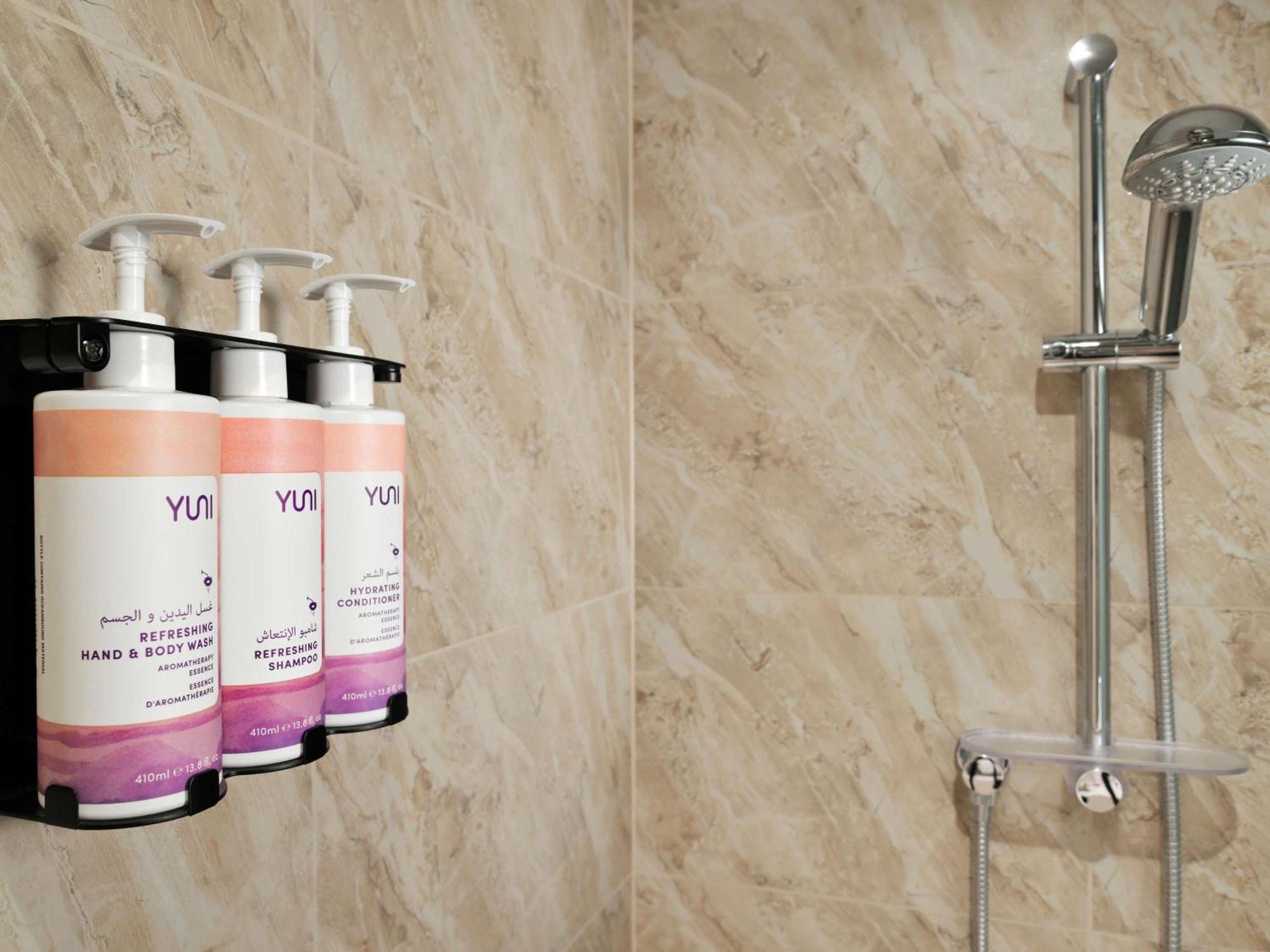 Moevenpick Hotel & Apartments Ghala 马斯喀特 外观 照片 Shower gel